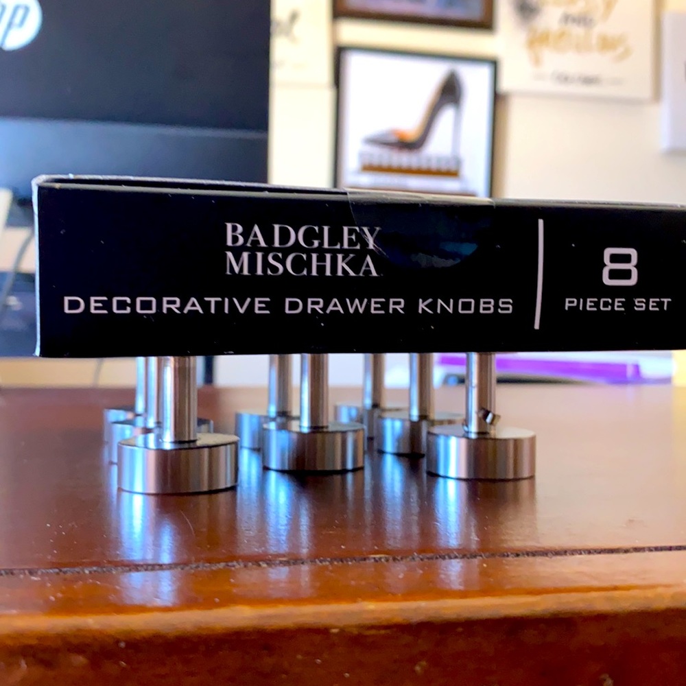 BM Drawer knobs. - Picture 4 of 6